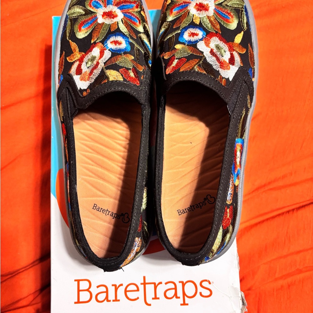 BareTraps Black Embroidered Flats